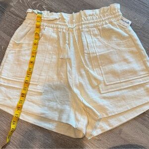 New High Waist Cream Shorts